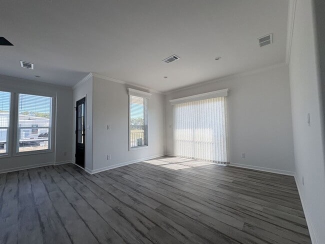 Building Photo - 1013 Morgan Jones Dr