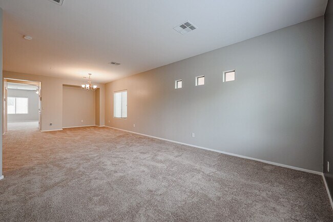 Foto del edificio - 4 bed, 3.5 bath house in Stetson Valley, Phoenix