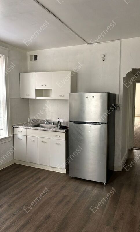 Foto del edificio - 549 Bates St 2nd Floor