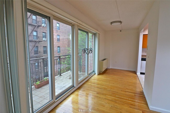 Foto del edificio - 10344 68th Ave
