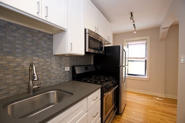 Building Photo - 2425 N Kedzie Blvd