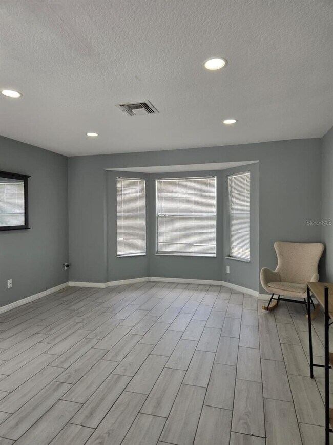 Foto del edificio - 410 Otter Creek Dr