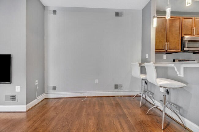 Building Photo - 1614 15th St NW