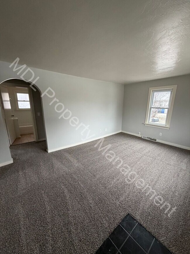 Foto del edificio - Adorable 2 Bedroom Home with 2nd Level and a Garage!!