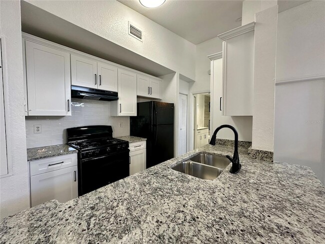 Building Photo - 1606 Columbia Arms Cir
