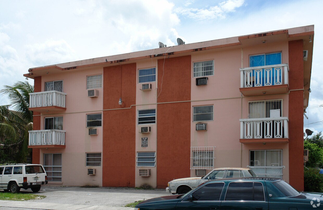 Primary Photo - 2150 SW 5th St