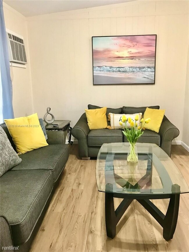 Foto del edificio - 3 br, 2 bath House - 1560 NE 42nd St