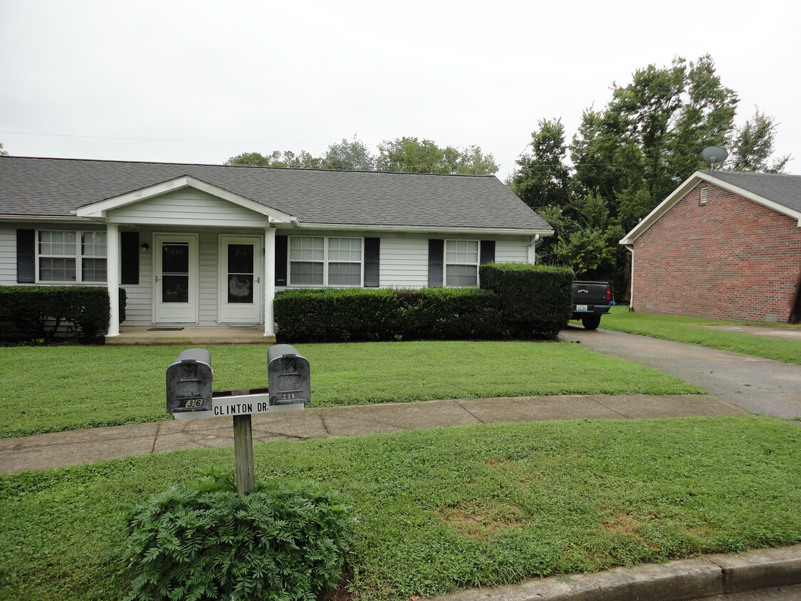 238 Clinton (right side) - 238 Clinton Dr