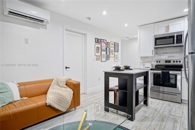 Foto del edificio - 1720 SW 11th St