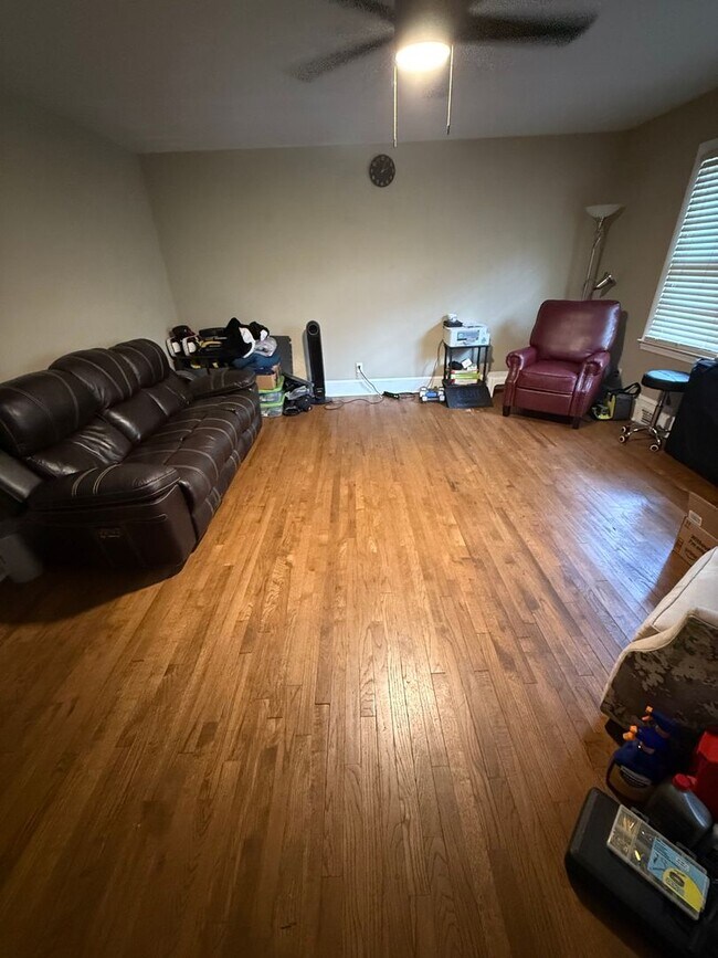 Building Photo - Charming 1 Bedroom, 1 Bath Apartment in No...