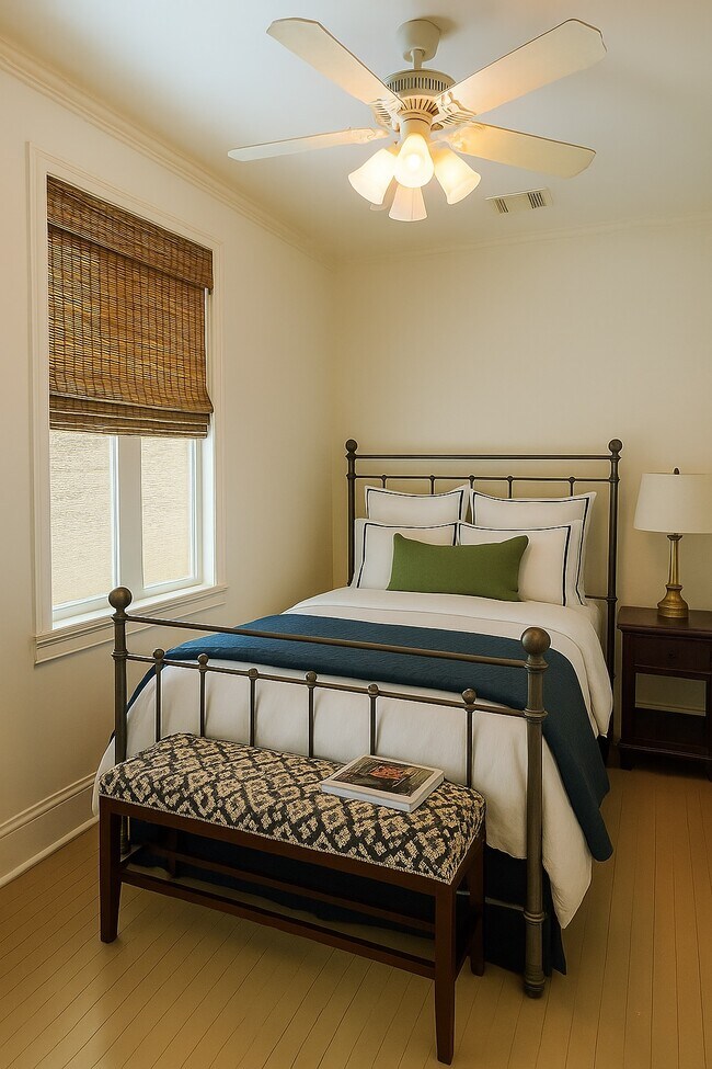 Foto del edificio - 2433 Palmer Ave