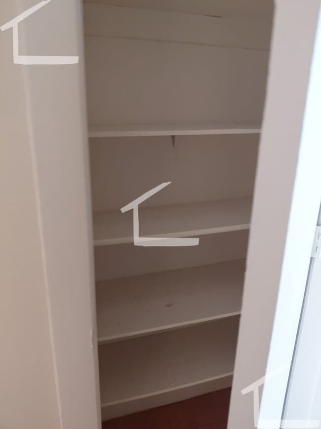 Great 2 Bedroom 2 Bath on the Green Line - Great 2 Bedroom 2 Bath on the Green Line House