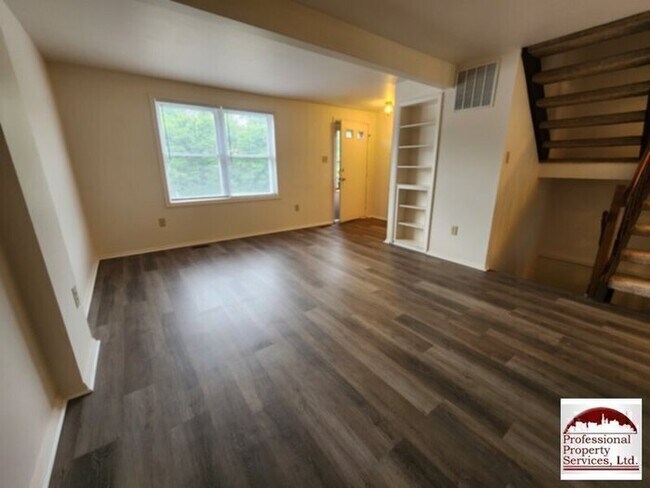 Foto del edificio - Upgraded End Unit In Amber Meadows