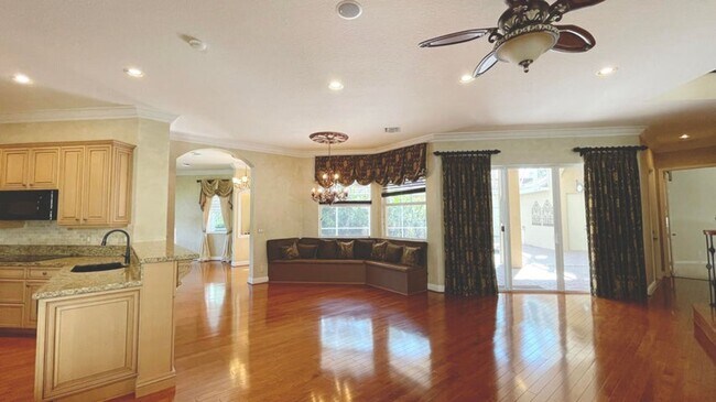 Foto del edificio - 9843 Vía Amati