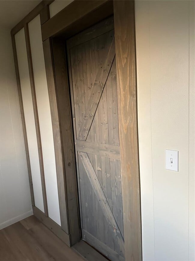 Foto del edificio - 161 Alexander Dr