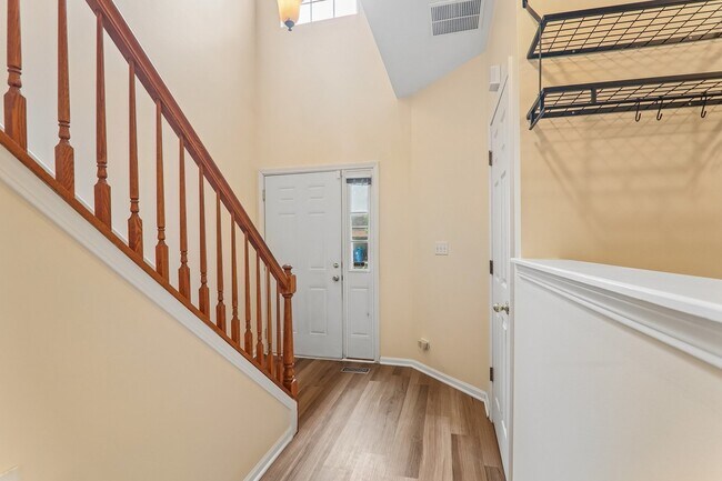 Foto del edificio - 984 Park Hill Cir
