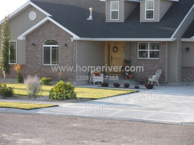Building Photo - 674 Manchester Ln