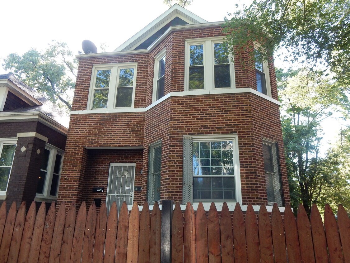 Foto principal - 6036 S Green St