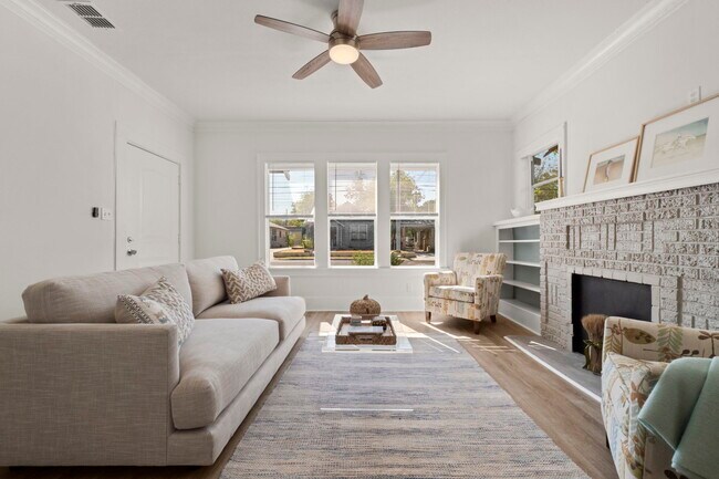 Photo - 2629 E Houston St House