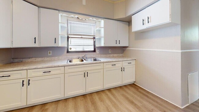 Foto del edificio - Cozy & Updated 2 Bedroom Home in Cleveland, OH