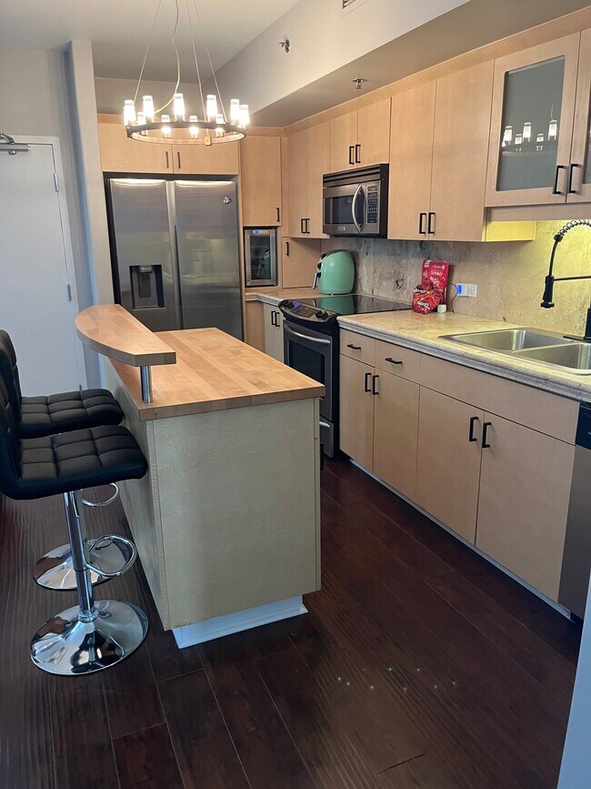 Foto del edificio - 425 W Beech St