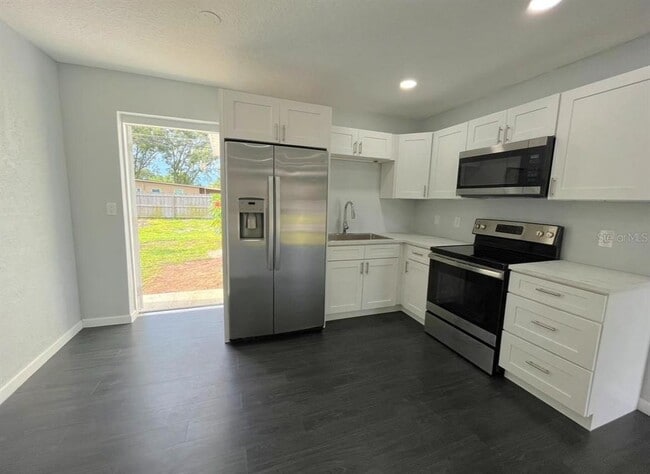 Foto del edificio - 6329 Rockaway St