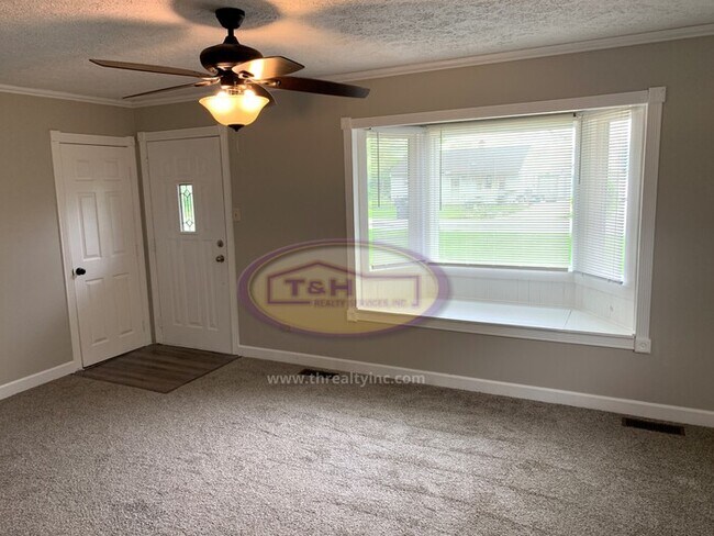 Building Photo - Adorable Ranch in Anderson!