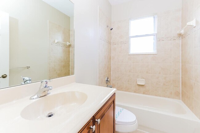 Building Photo - 1073 Grove Park Cir