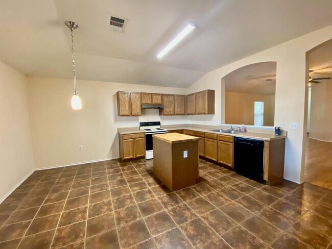 Building Photo - 9000 Spiceland Cir