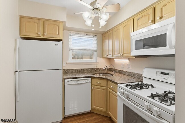 Building Photo - 1201 Normandy Ct