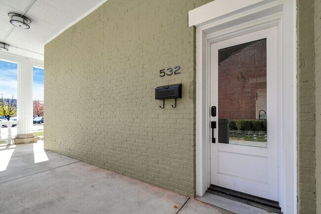 Foto del edificio - 534 E Rich St