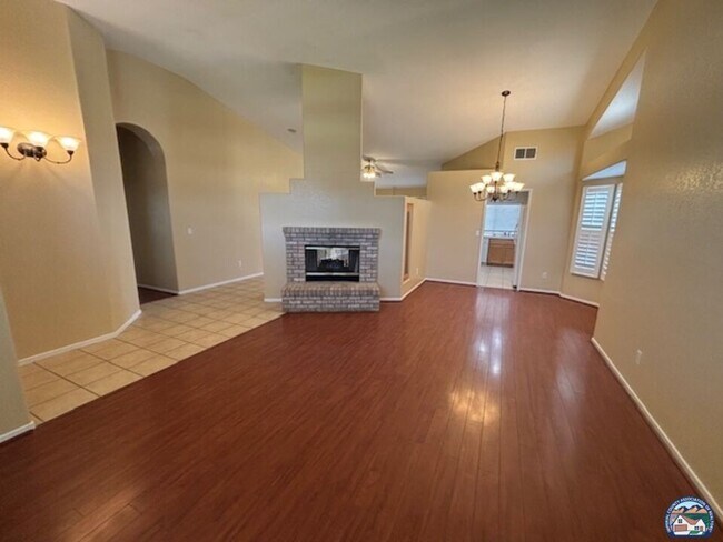 Foto del edificio - 545 Sagebrush St