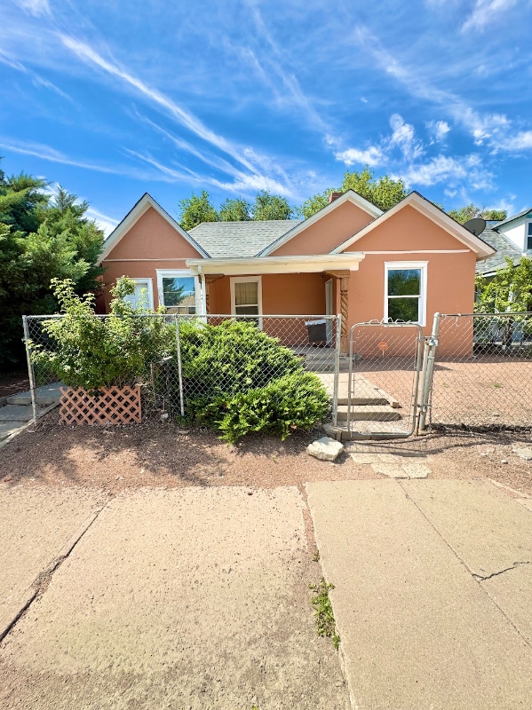 Primary Photo - 904 W 13th St