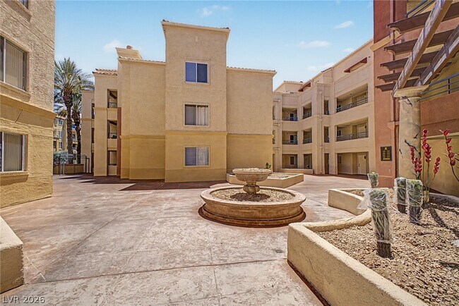 Building Photo - 260 E Flamingo Rd