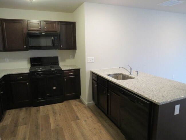 Foto del edificio - Pennsburg Beautiful 2 Bedroom 1.5 bath Tow...