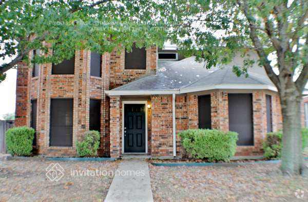 Building Photo - 1633 Summers Dr