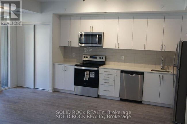 Photo du bâtiment - 4035 Hickory Dr
