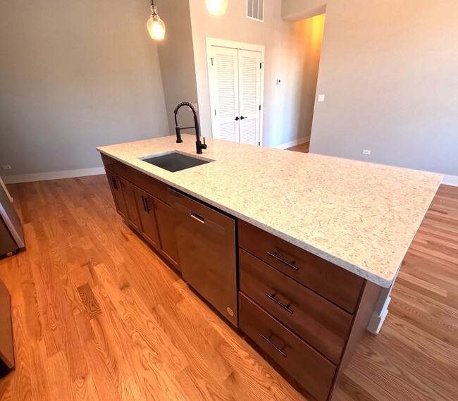 Building Photo - 3473 S Archer Ave