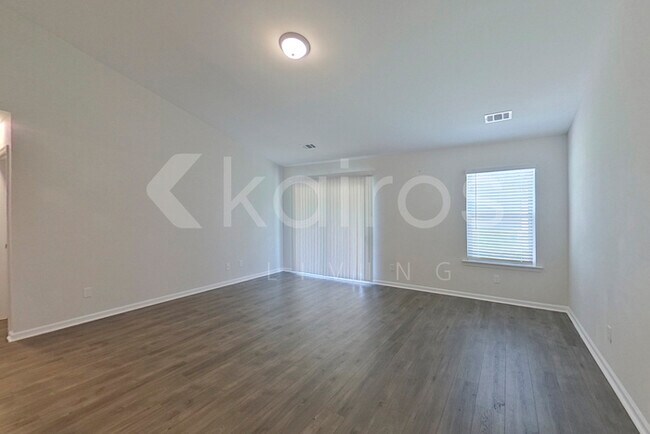 Foto del edificio - 113 Ebenezer Blf Wy