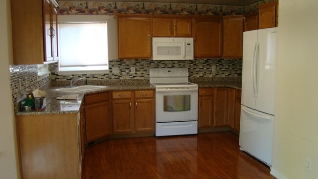 Building Photo - 1507 Anny Dr W