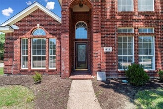 Building Photo - 2624 Zoeller Dr