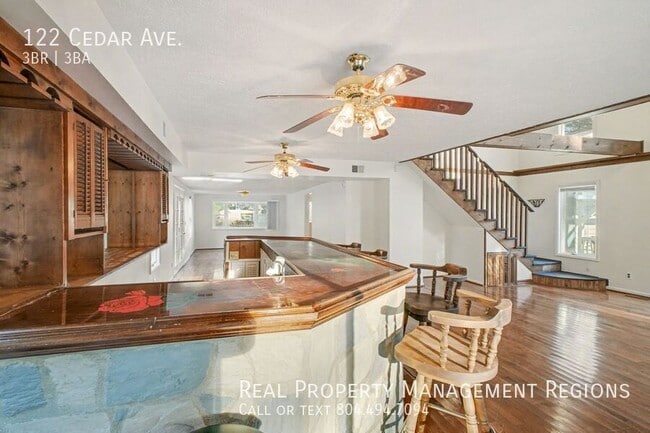 Foto del edificio - 122 Cedar Ave