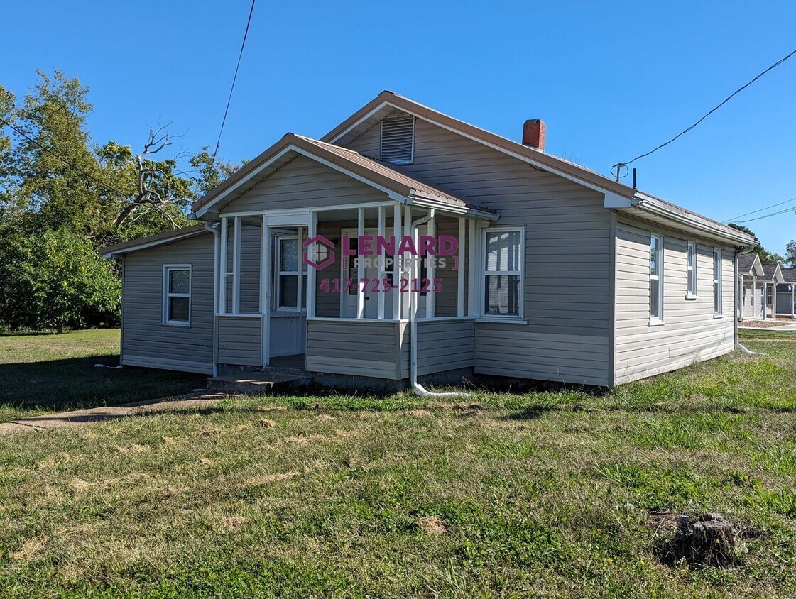 403 W Colgate St, Bolivar, MO 65613 House Rental in Bolivar, MO