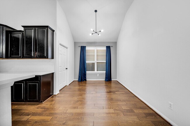 Foto del edificio - 13806 Windsor Garden Ln