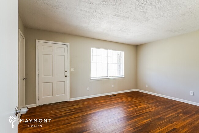 Building Photo - 1411 Bucks Dr