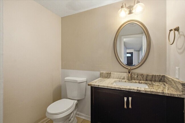Foto del edificio - 208 Greenbriar Dr