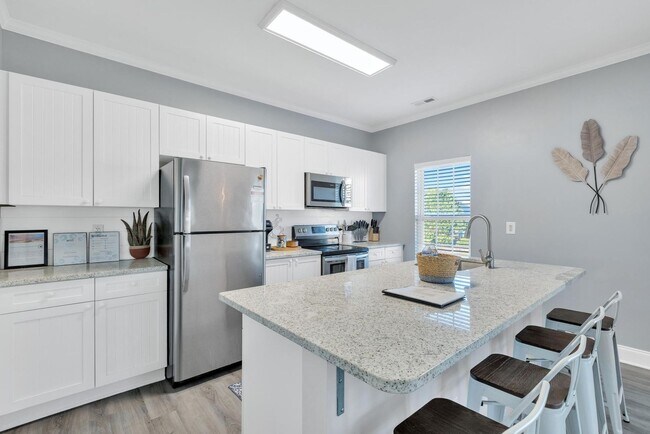 Foto del edificio - Updated coastal townhome- fully furnished!
