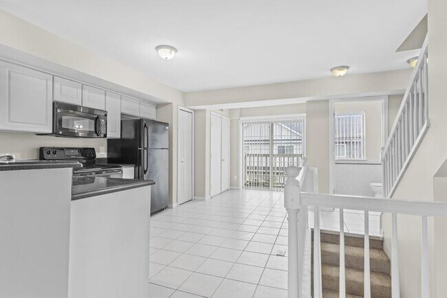 Foto del edificio - 14164 Lakeside Blvd N