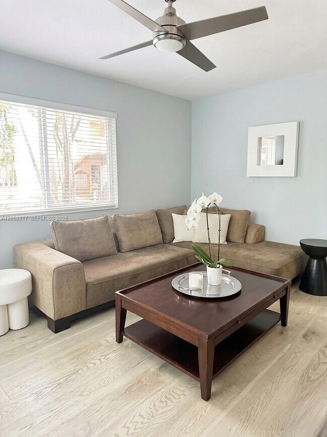 Foto del edificio - 6330 SW 79th St
