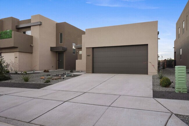 Foto del edificio - Coming Soon! | Modern | 3Bed/2Bath | Desirable Rio Rancho | Pets Welcome